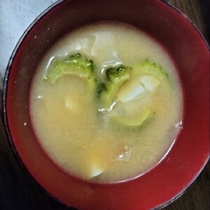 ゴーヤ 豆腐 ワカメのお味噌汁